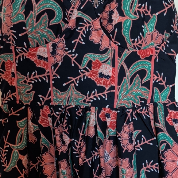 Band of Gypsies Navy Midi Pink Smocked Dress, Small - Picture 4 of 5